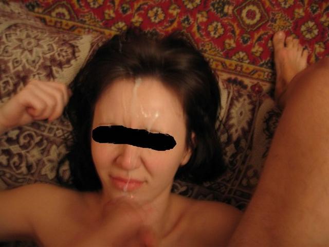Девушки сосут члены и принимают сперму на лицо 7 фото