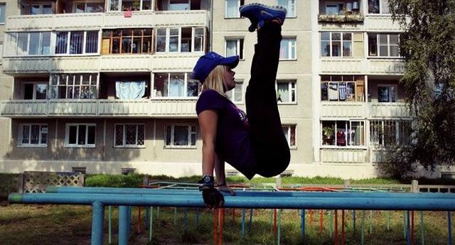 Спортивная подруга показала себя голой 2 фото